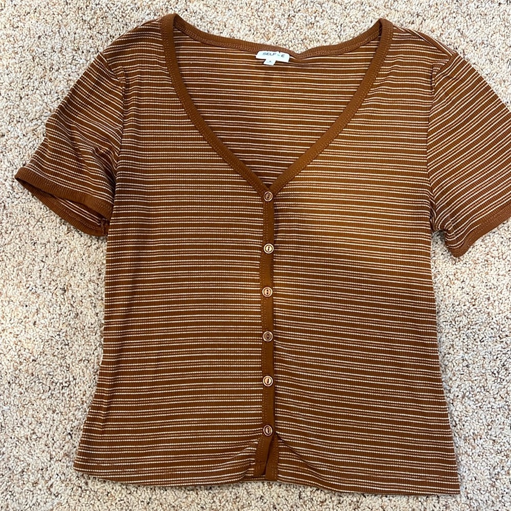 Women’s shirt size small